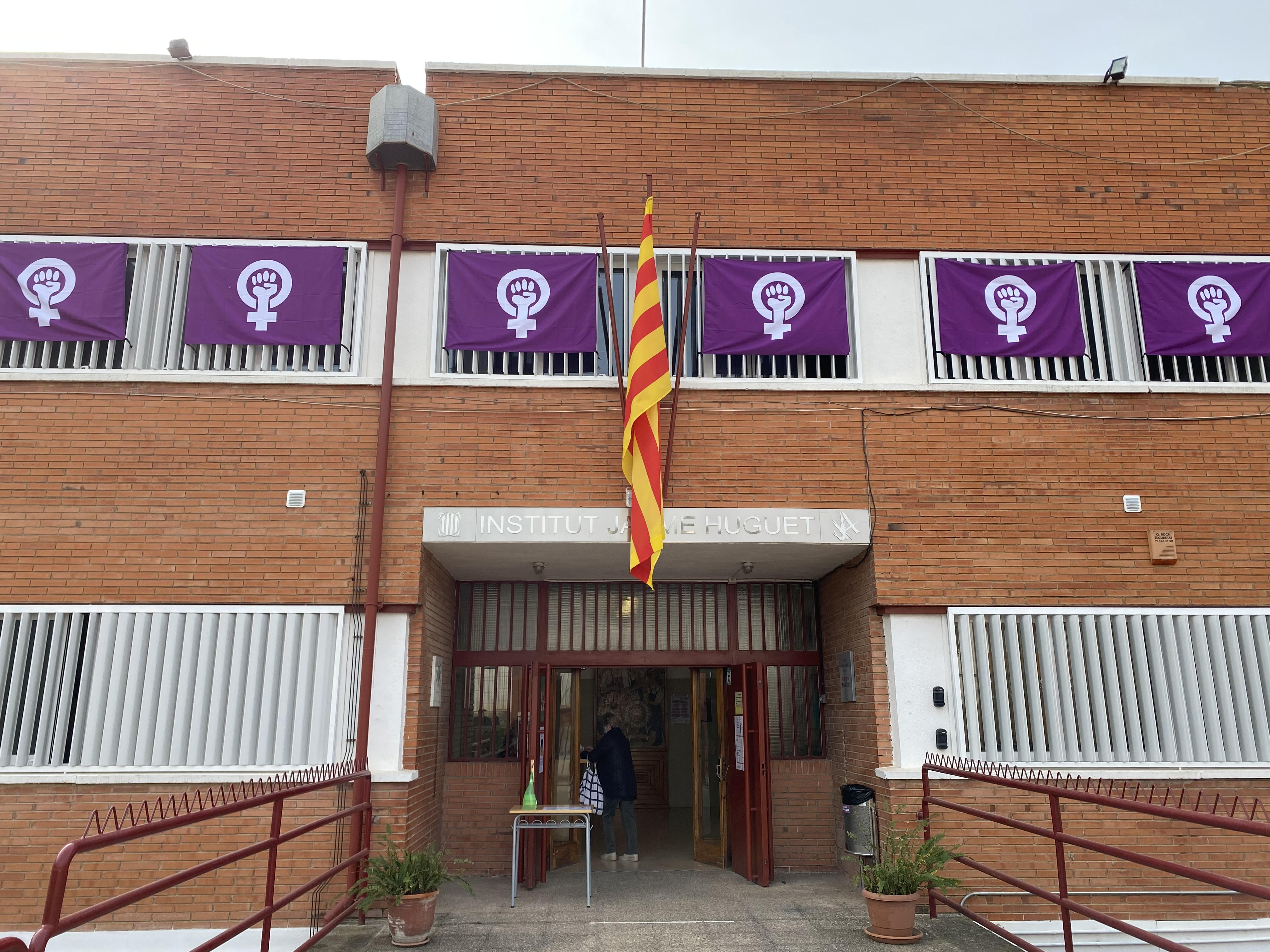 2021 03 08 façana 8M
