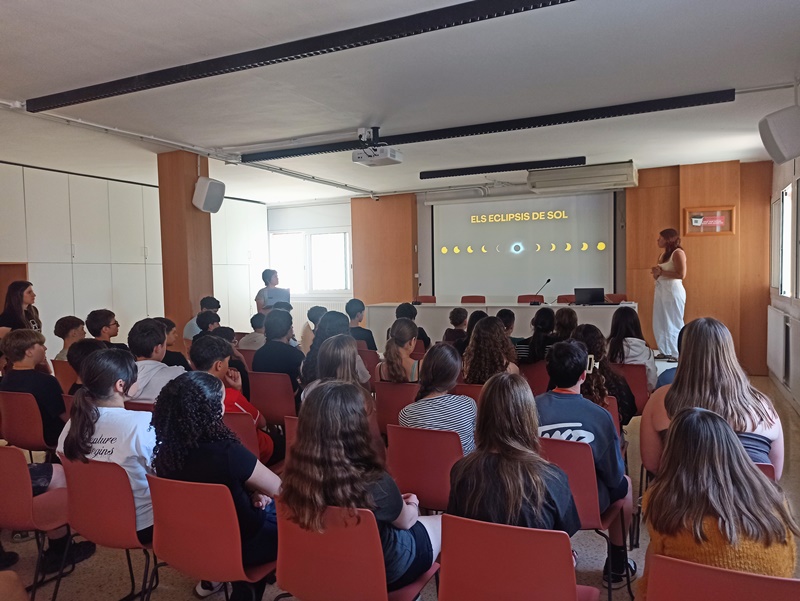 Eclipsades. L'Eclipsi a l'aula 