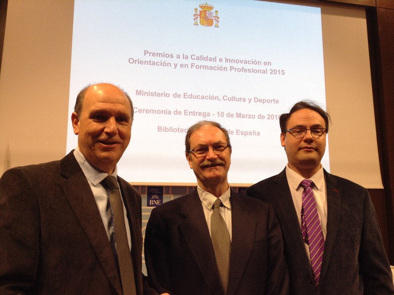 MADRID El director el cap destusis amb el subdirector general dOrdenació dFP de la Generalitat Copy